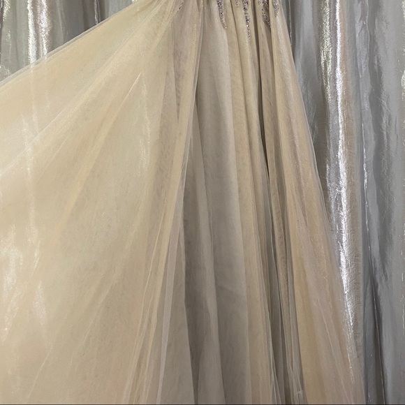 Beaded tulle special occasion gown - Picture 5 of 11